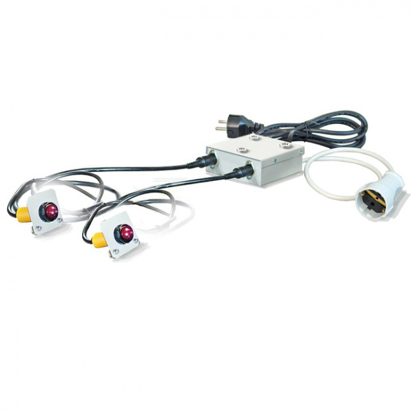 blik_2_2_sensor_beskontaktnyy_dvuhkanalnyy_kommutator_dlya_upravleniya_odnoy_vytyazhkoy_s_dvuh_rabochih_mest_318-650x650